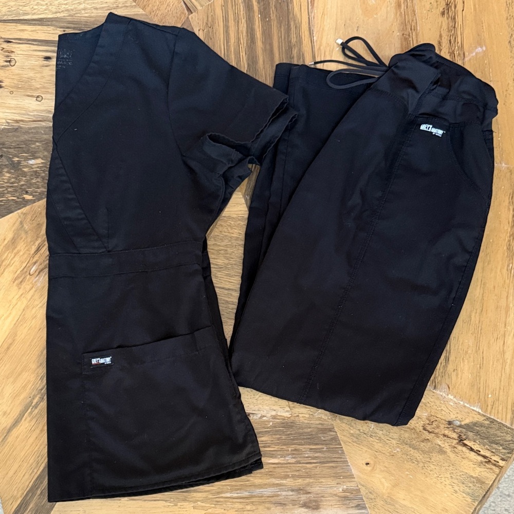 Grey's Anatomy Maternity Scrub Set